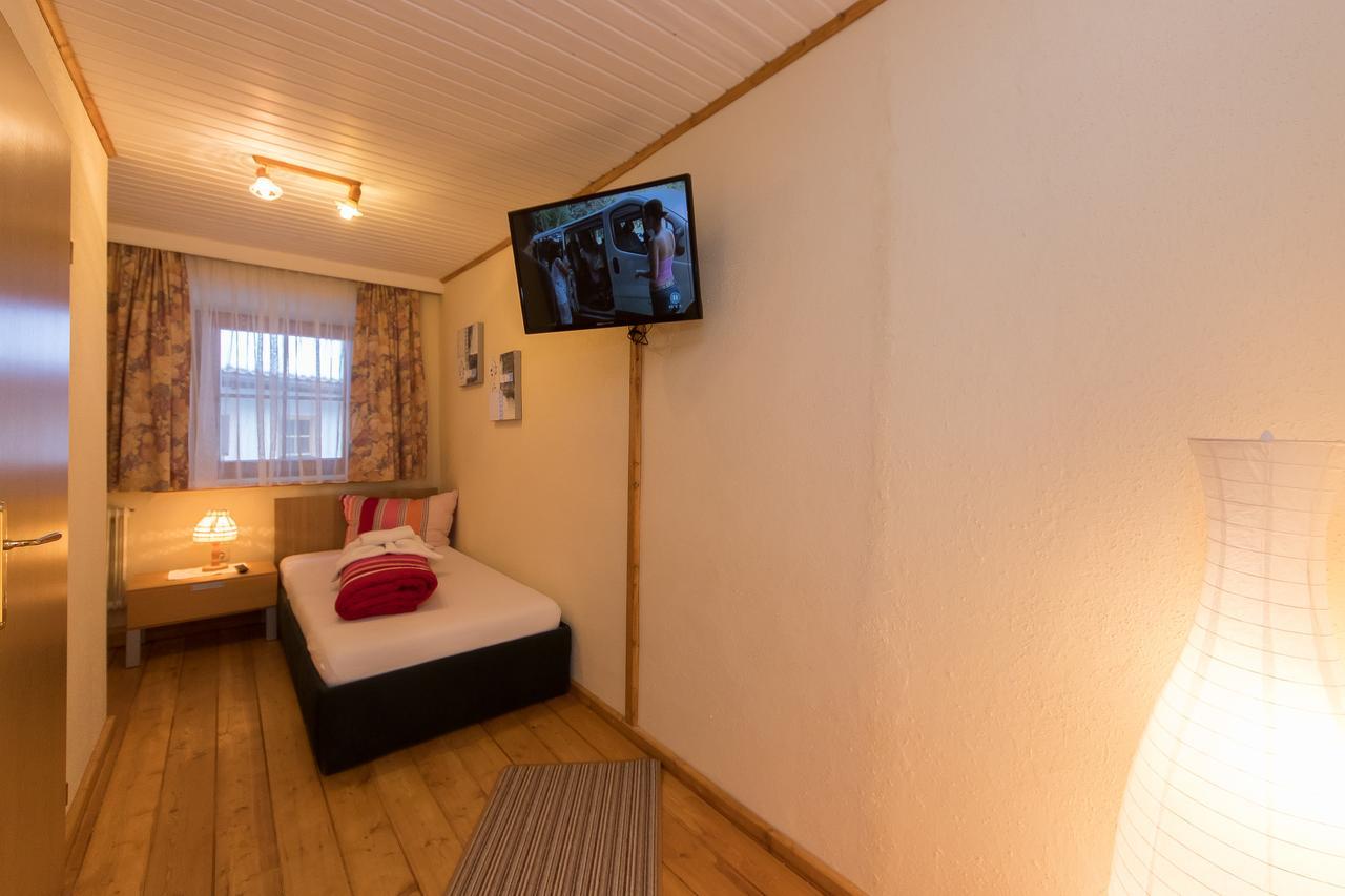 Gasthof-Pension Frohnwies ヴァイスバッハ・バイ・ローファー エクステリア 写真